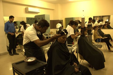 Manea The Salon in Sanjeeva Reddy Nagar,Hyderabad - Best Beauty Parlours in Hyderabad - Justdial Manea The Salon in Sanjeeva Reddy Nagar,Hyderabad - Best Beauty Parlours in Hyderabad - Justdial