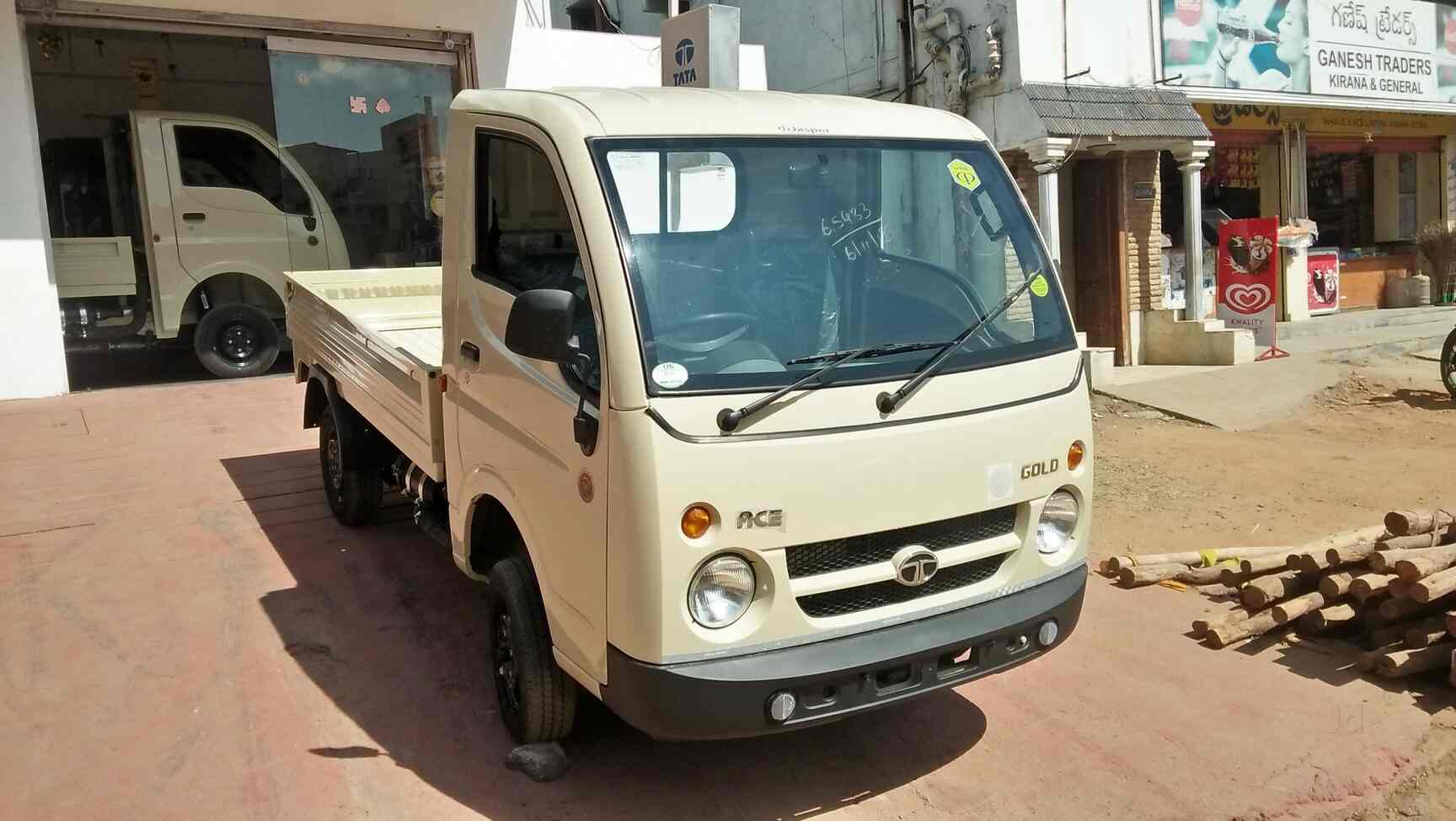 Top Tata Intra V50 Mini Truck Dealers in Hyderabad मिनी ट्रक डीलर्स