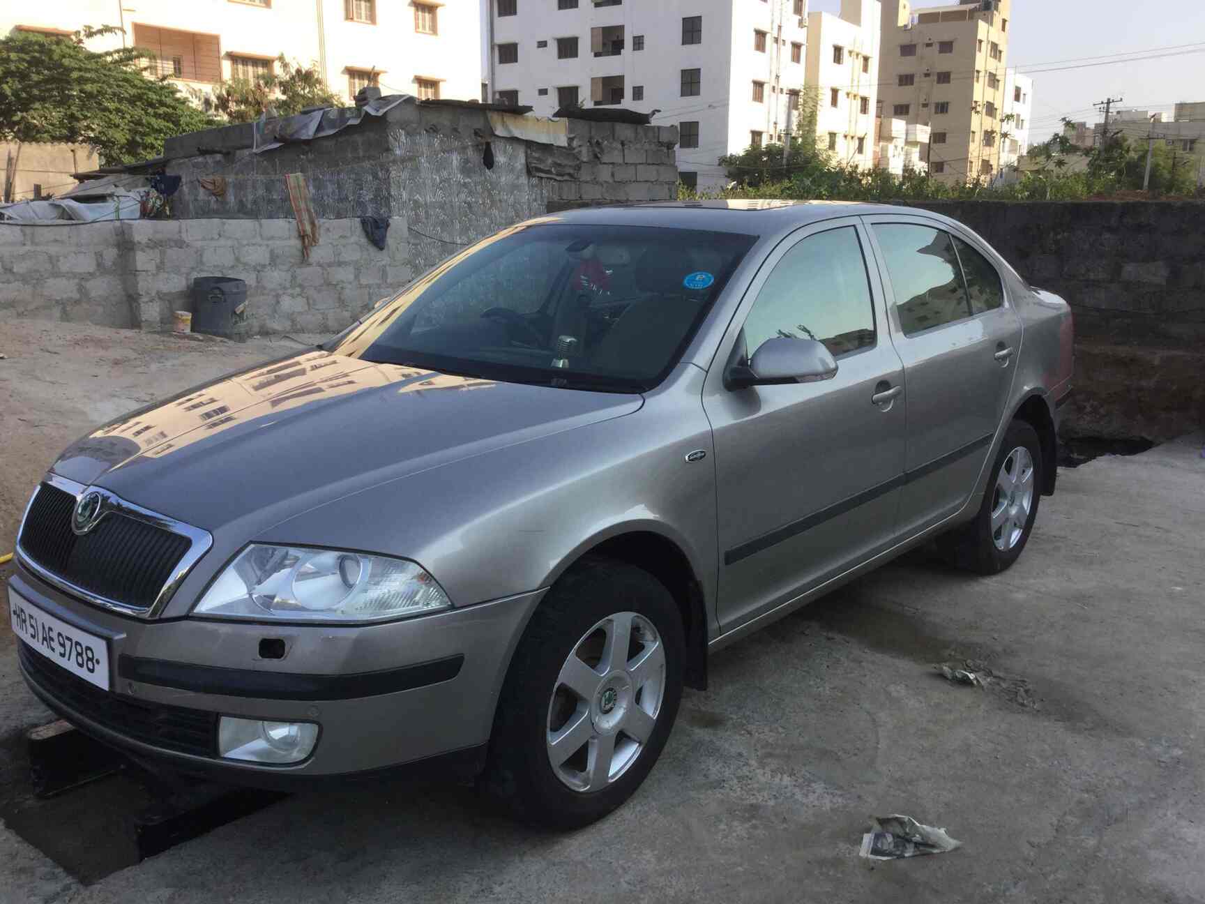 Rainbow Car Wash in Madhapur,Hyderabad Best Car Washing Services in