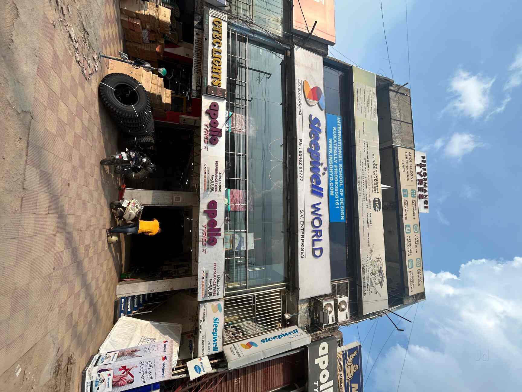 Performance Tyres Apollo Zone in KUKATPALLY,Hyderabad Best Car Tyre Dealers in Hyderabad