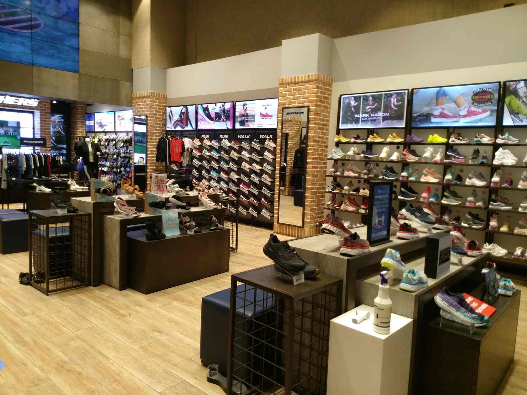 skechers store hyderabad