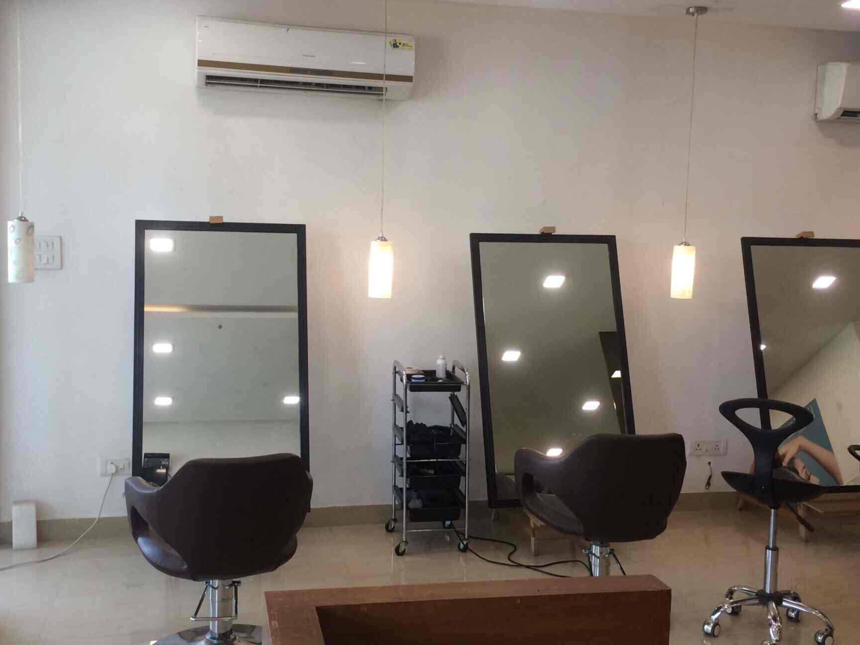 Mane Street The Family Salon in Moosapet,Hyderabad Best Beauty Spas