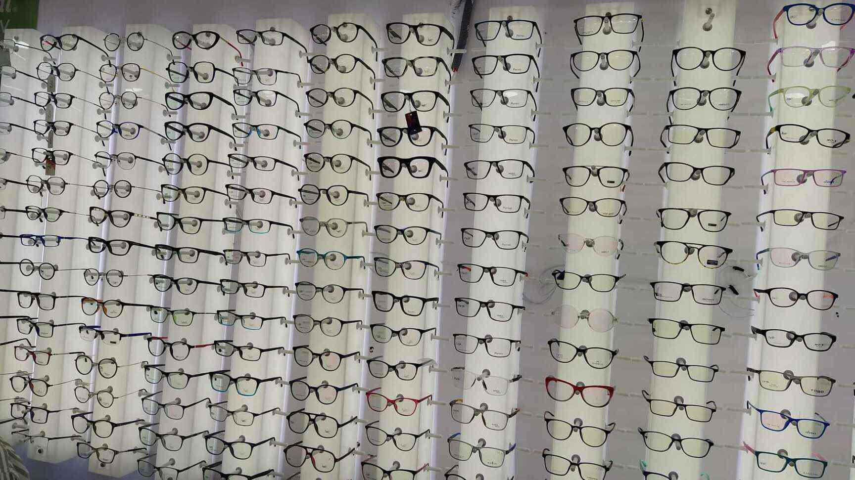 New Optical Palace in Sri Nagar Colony,Hyderabad Best Optical Glass Lens Dealers in Hyderabad