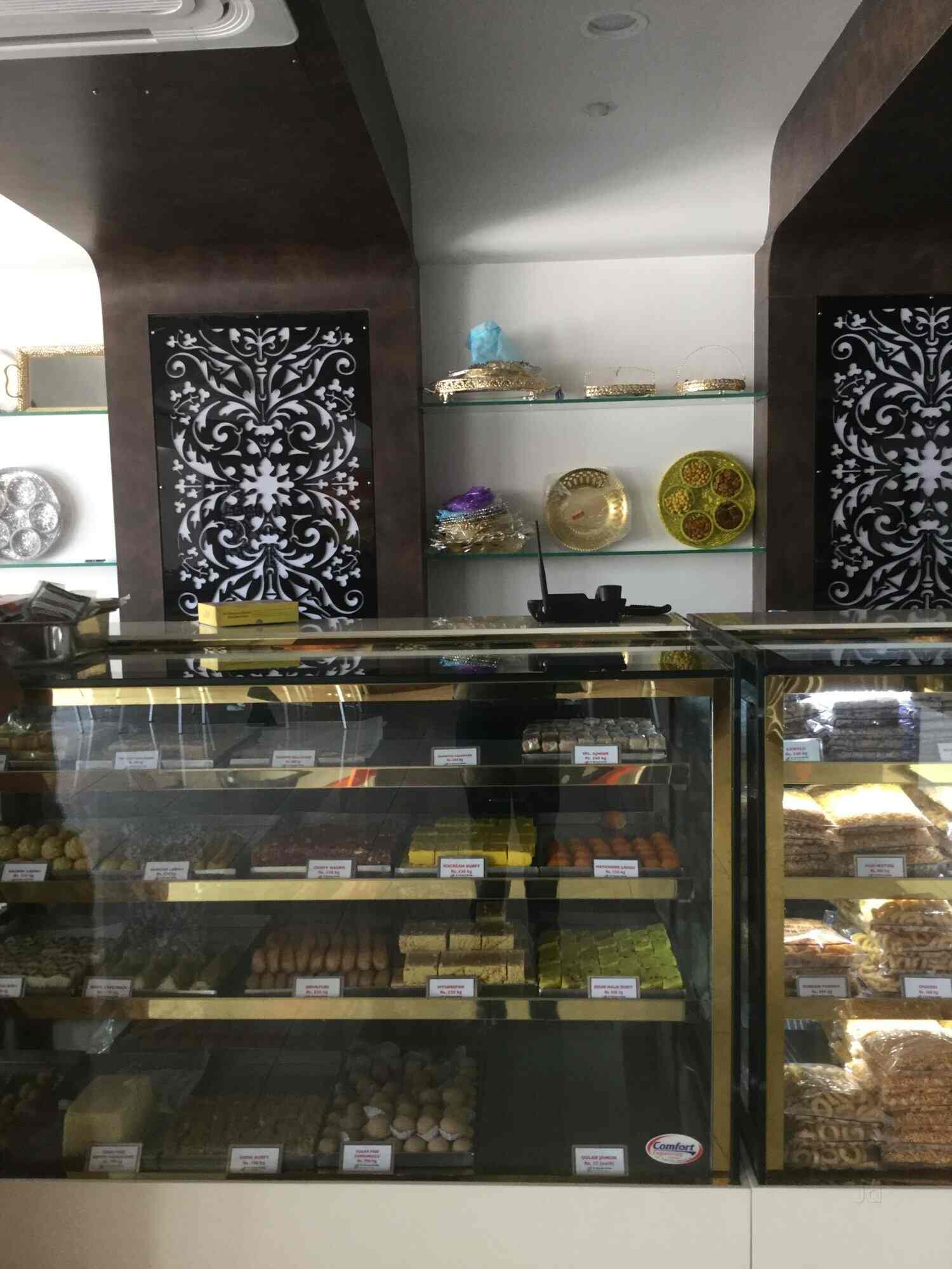 Sri Narayan Reddy Pure Ghee Sweets Chats & Cakes (Closed Down) in Manikonda,Hyderabad Best in