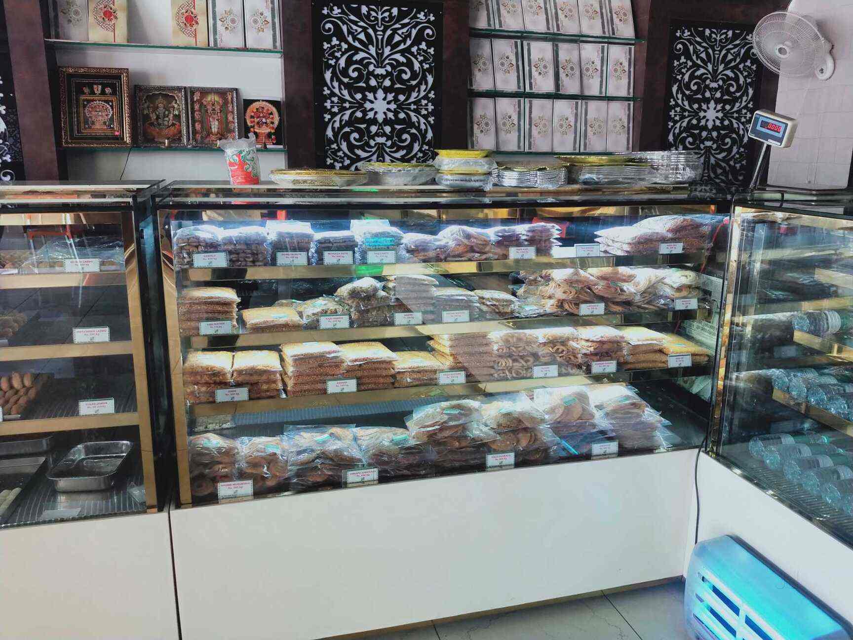 Sri Narayan Reddy Pure Ghee Sweets Chats & Cakes (Closed Down) in Manikonda,Hyderabad Best in