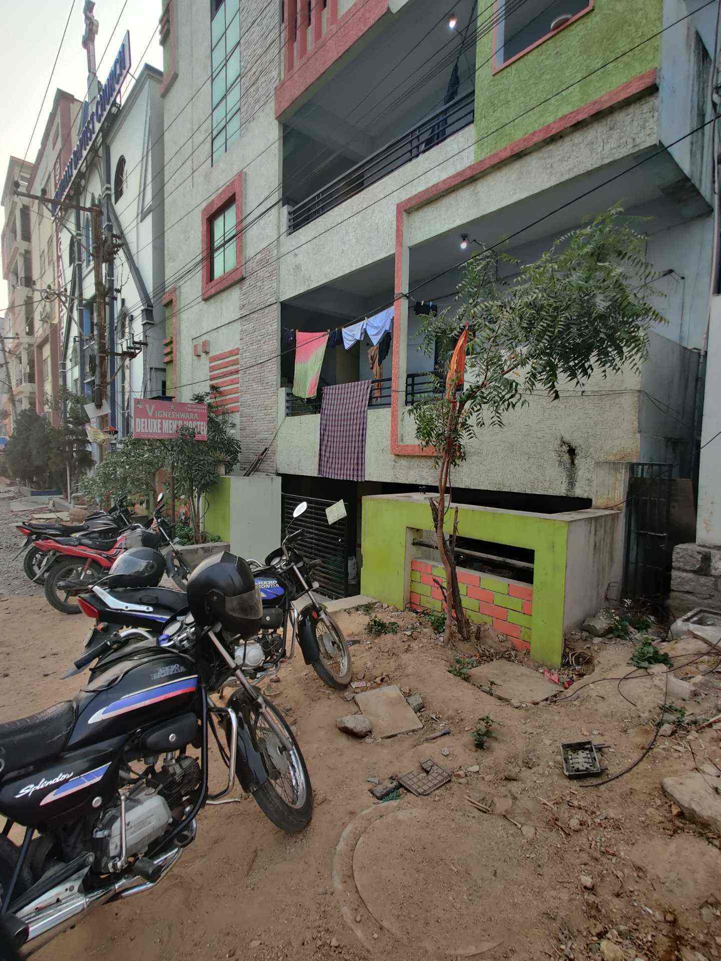 Vigneshwara Deluxe Mens Hostel, Kukatpally Housing Board Hostels in Hyderabad Justdial