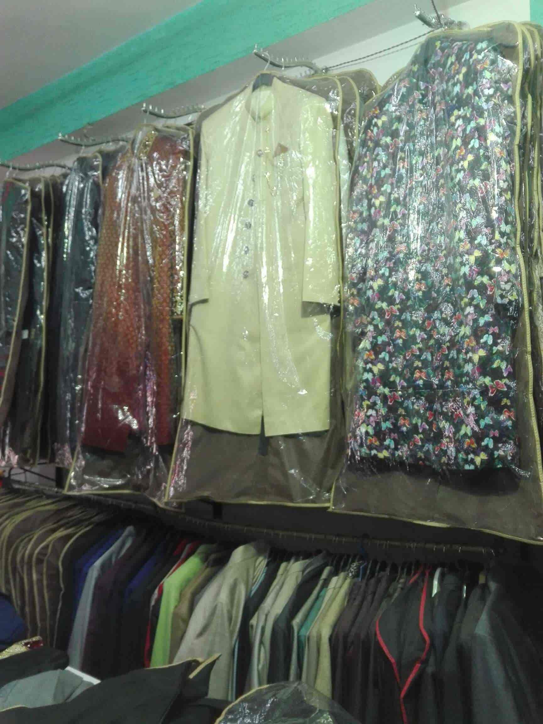 Siraj Sherwani in Lad BazarCharminar,Hyderabad Best Costumes On Rent