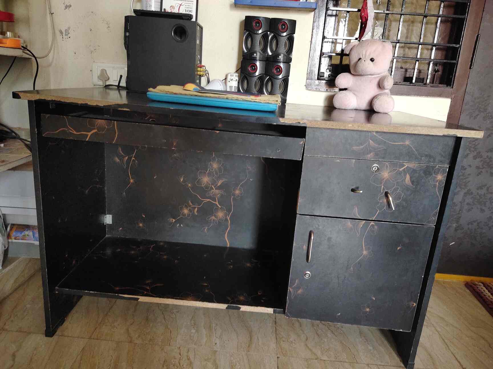 Top Second Hand Furniture Buyers in Nampally Best Old Furniture