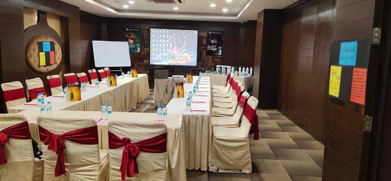 Top Projectors On Rent in Jubilee Hills, Hyderabad Best Projector