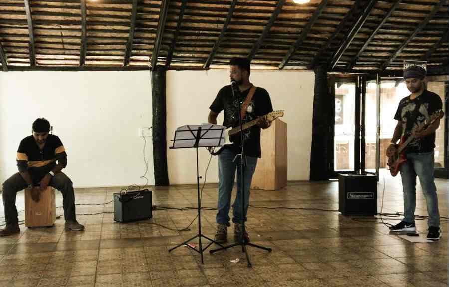 Alis Guitar in Madhapur,Hyderabad Best Music Classes in Hyderabad