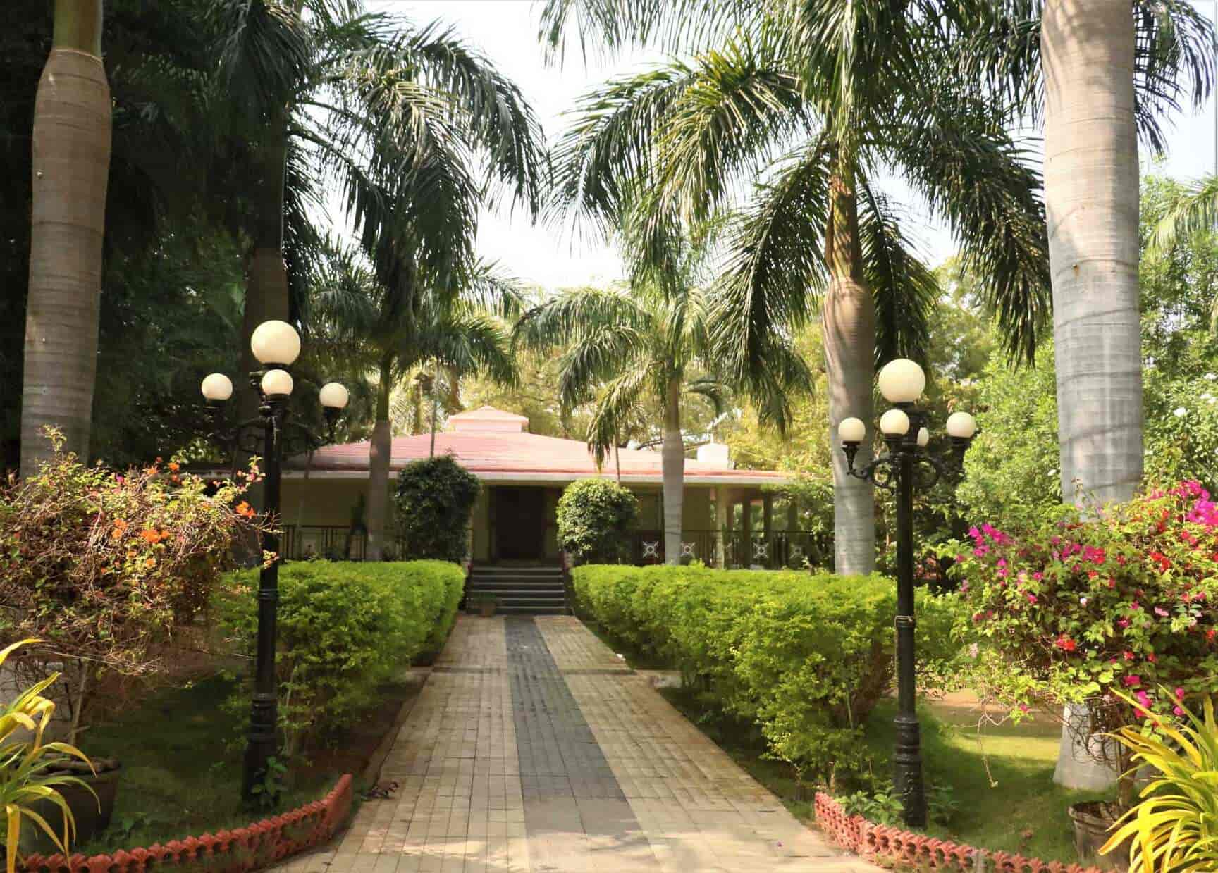 Book Tamarind Trees Farm House (A Boutique Resort) in Moinabad