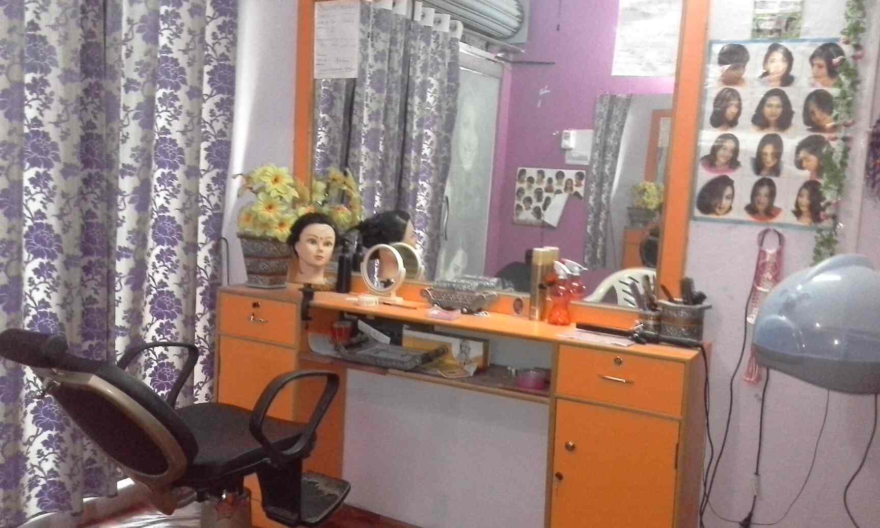 Blossom Beauty Parlour & Training Institute in Dilsukh Nagar,Hyderabad