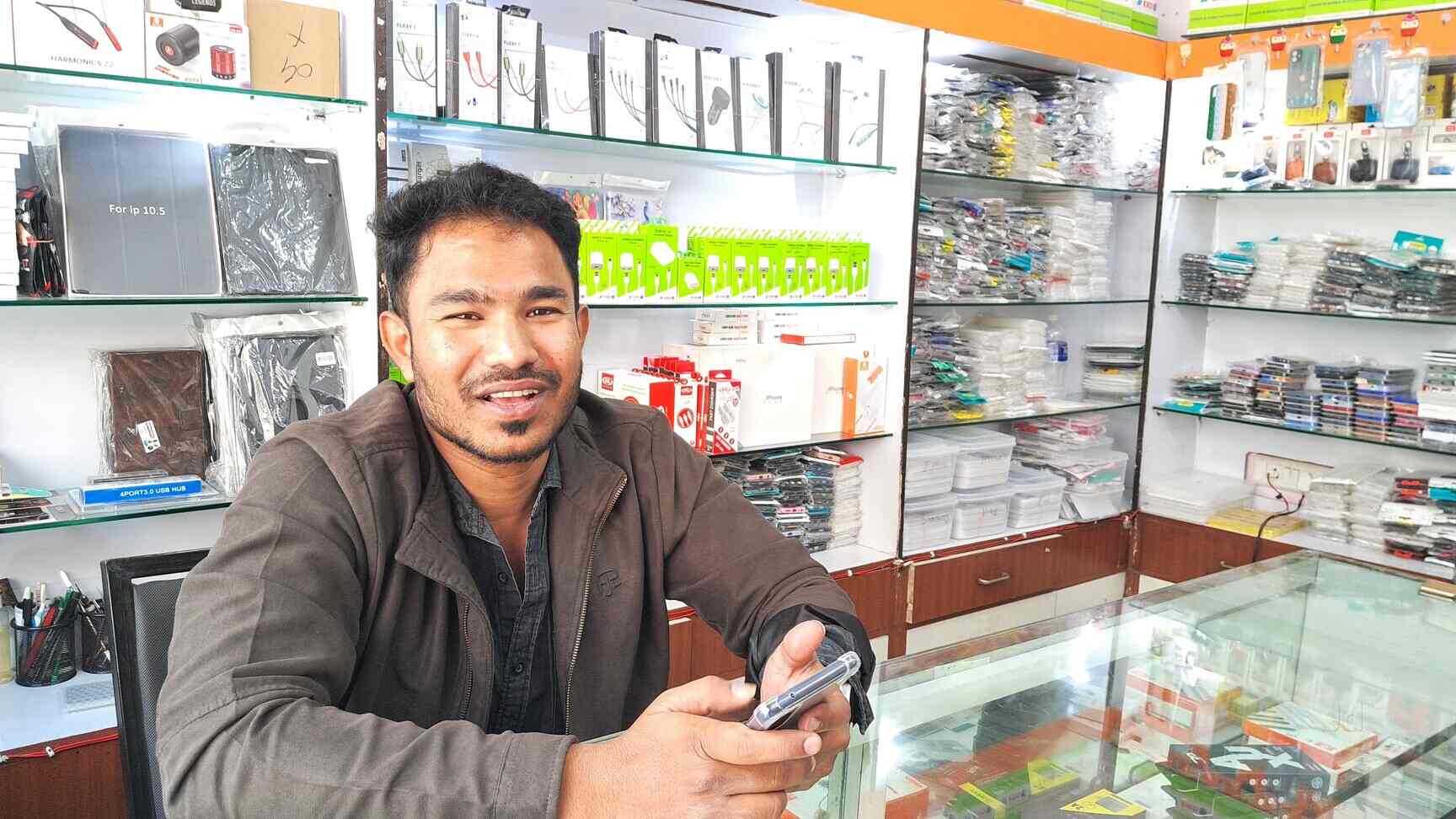 Global Mobiles in Manikonda,Hyderabad Best Mobile Phone Dealers in