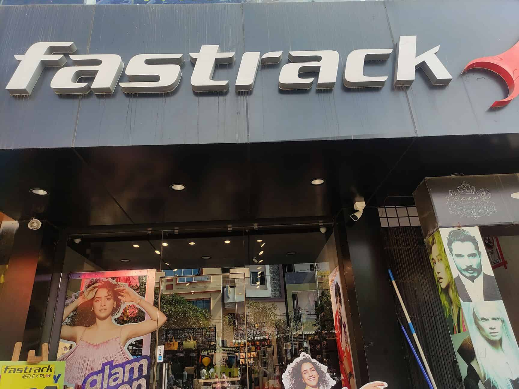 Fastrack showroom online dilsukhnagar