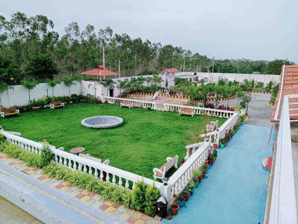 Book White Farmhouse in Moinabad,Hyderabad Best Farm House On Rent in