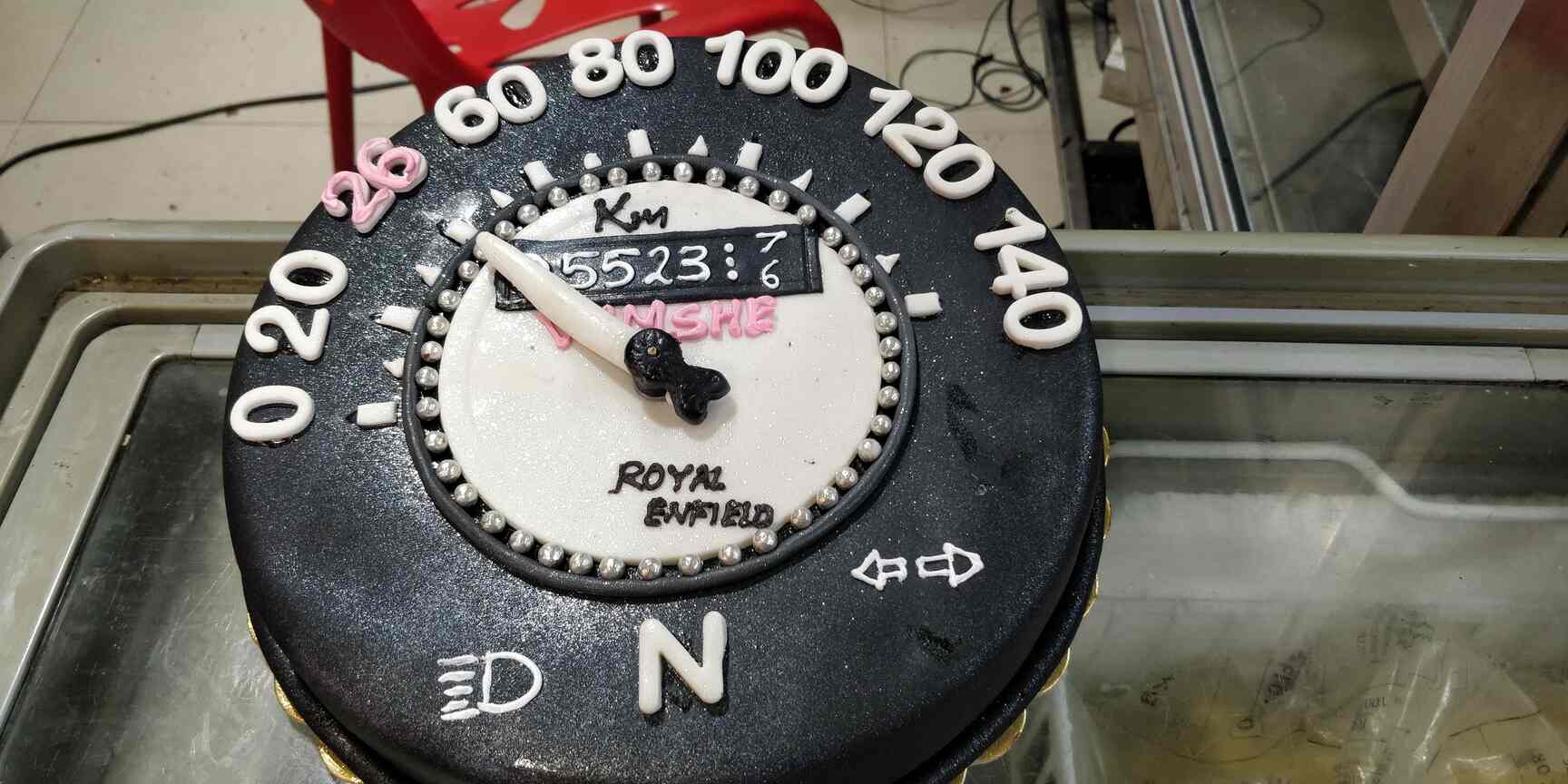 Dial A Cake 24hrs in Dilsukhnagar,Hyderabad Best Customised Cake