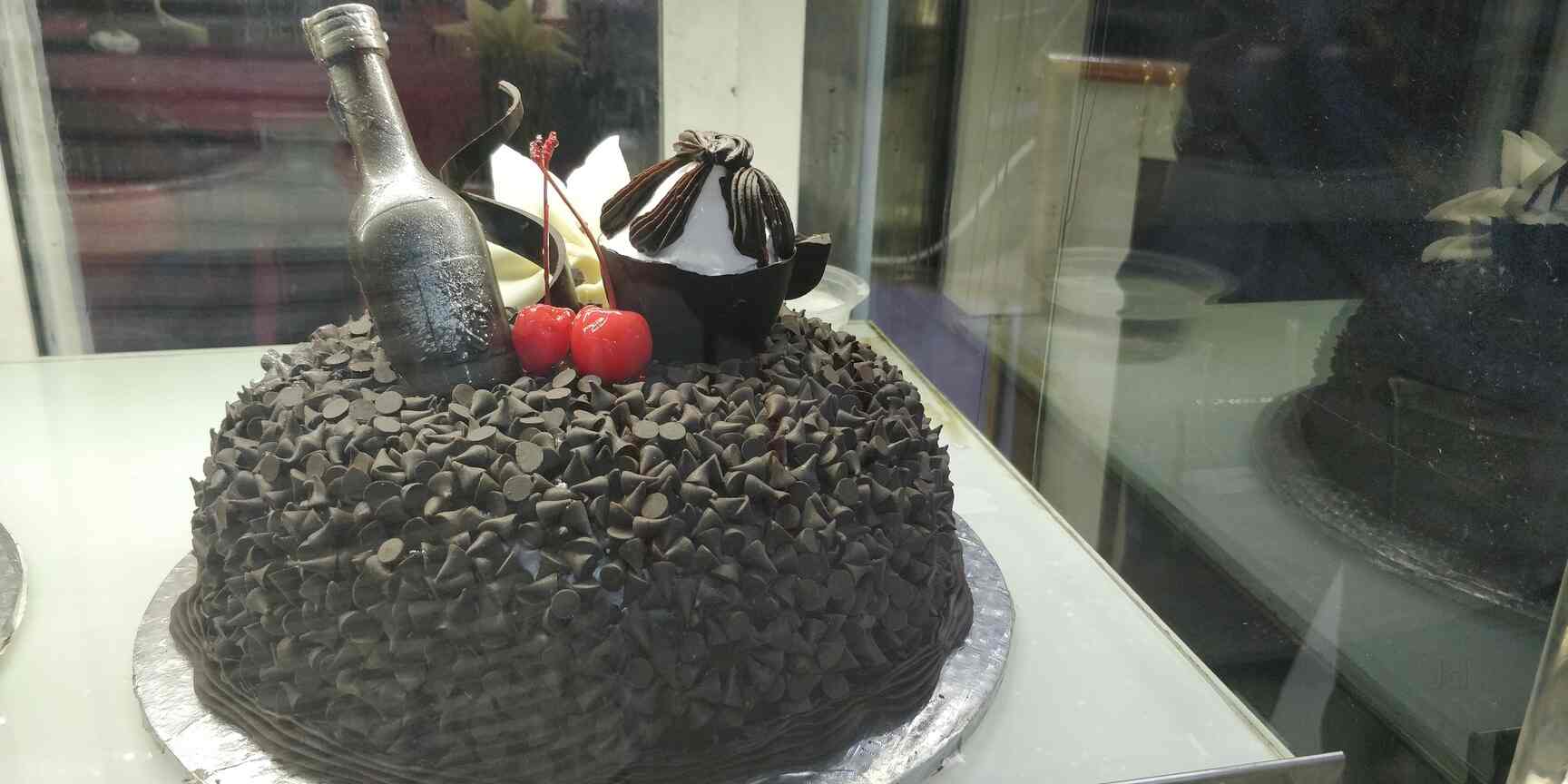 Dial A Cake 24hrs in Dilsukhnagar,Hyderabad Best Customised Cake