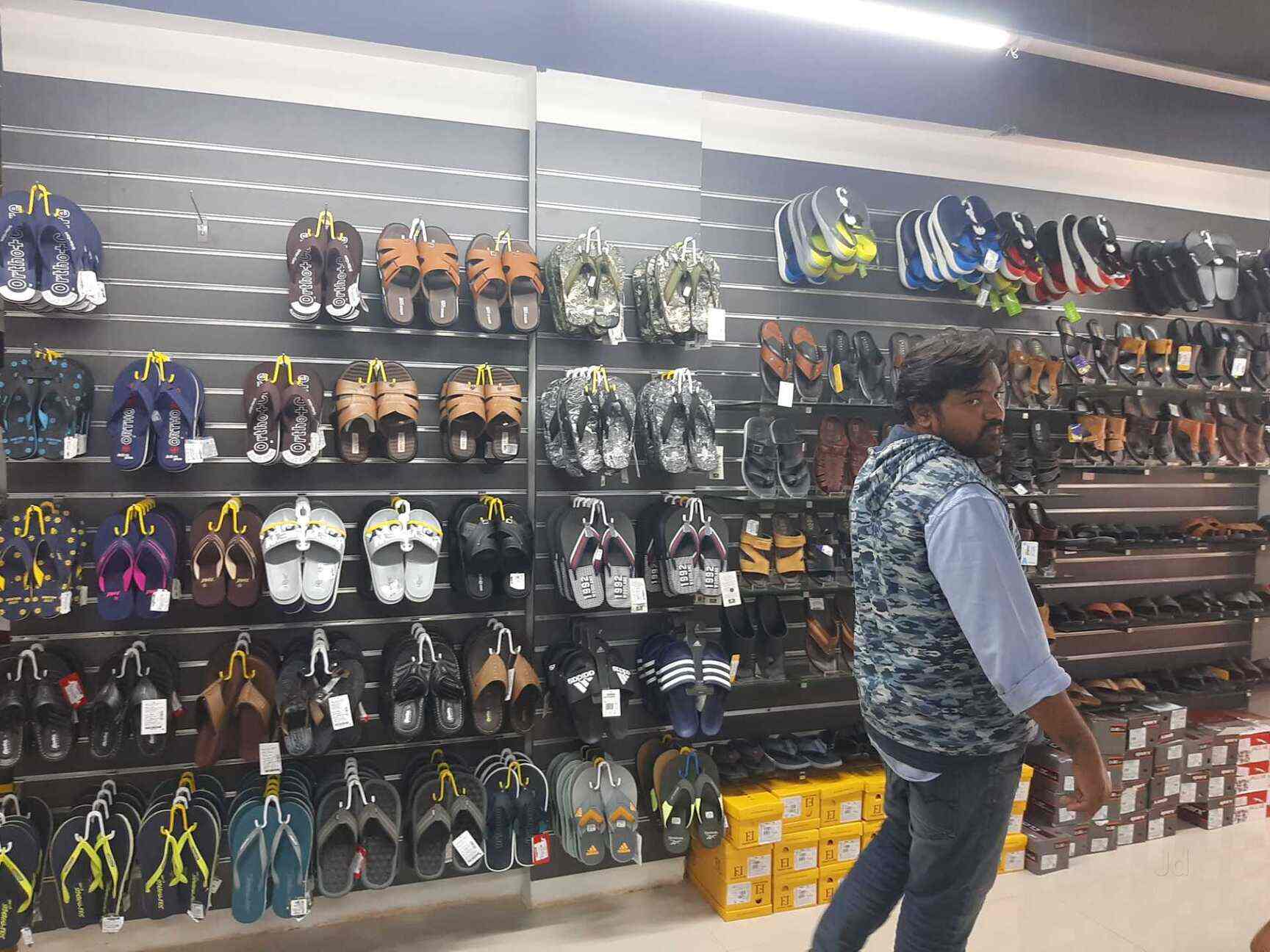 Top Puma Sports Shoe Wholesalers in Hyderabad स्पोर्ट्स शू