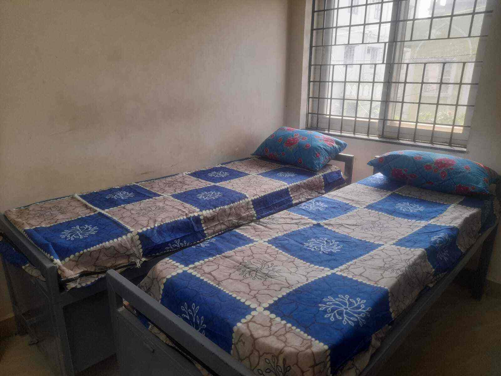 Book VSR EXECUTIVE MEN'S HOSTEL in KPHB Phase 7,Hyderabad Best