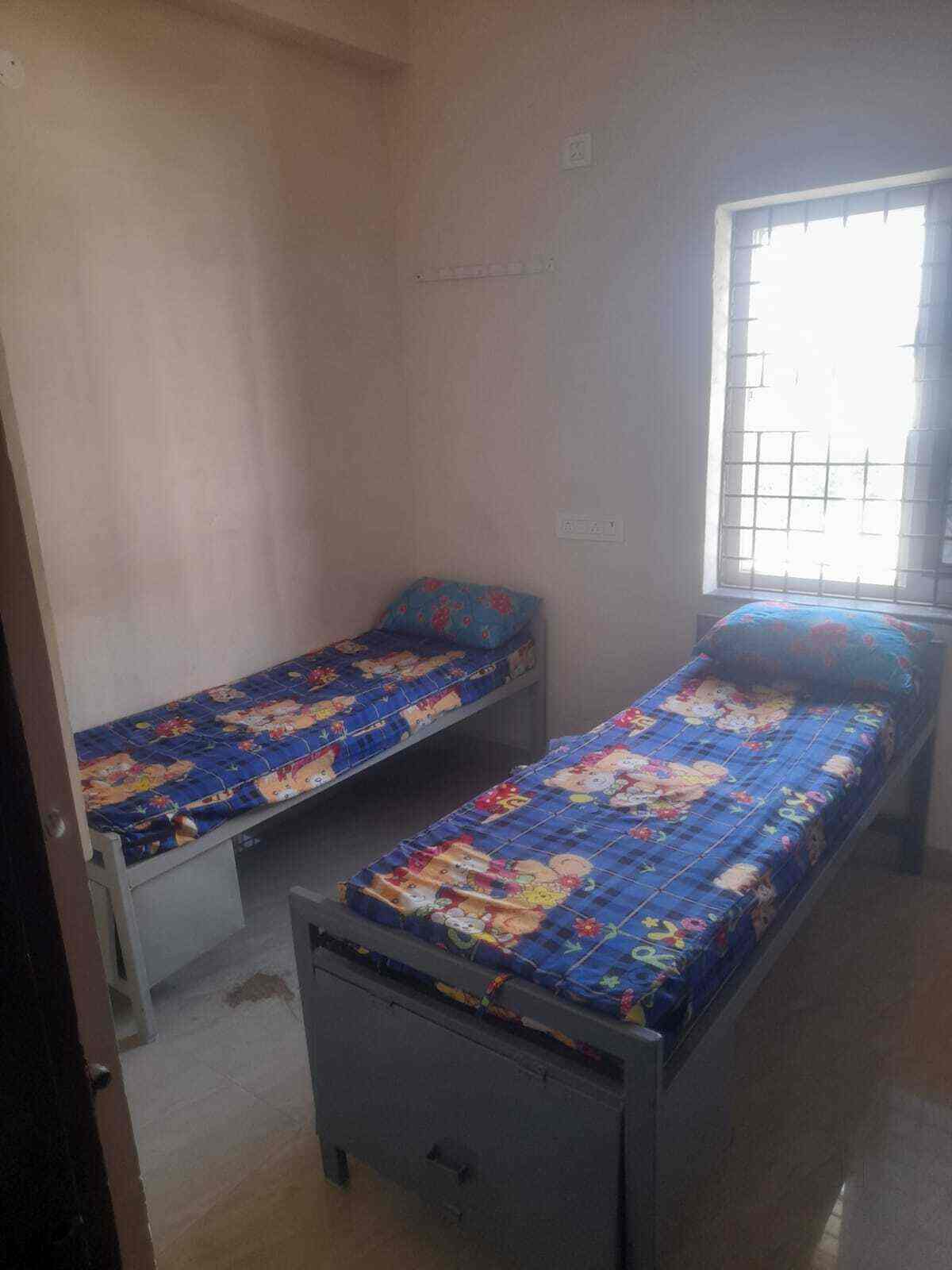 Book VSR EXECUTIVE MEN'S HOSTEL in KPHB Phase 7,Hyderabad Best