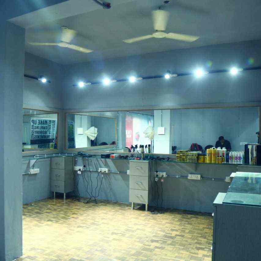 Top Beauty Parlour Institutes near Dilsukhnagar Metro StationDilsukh