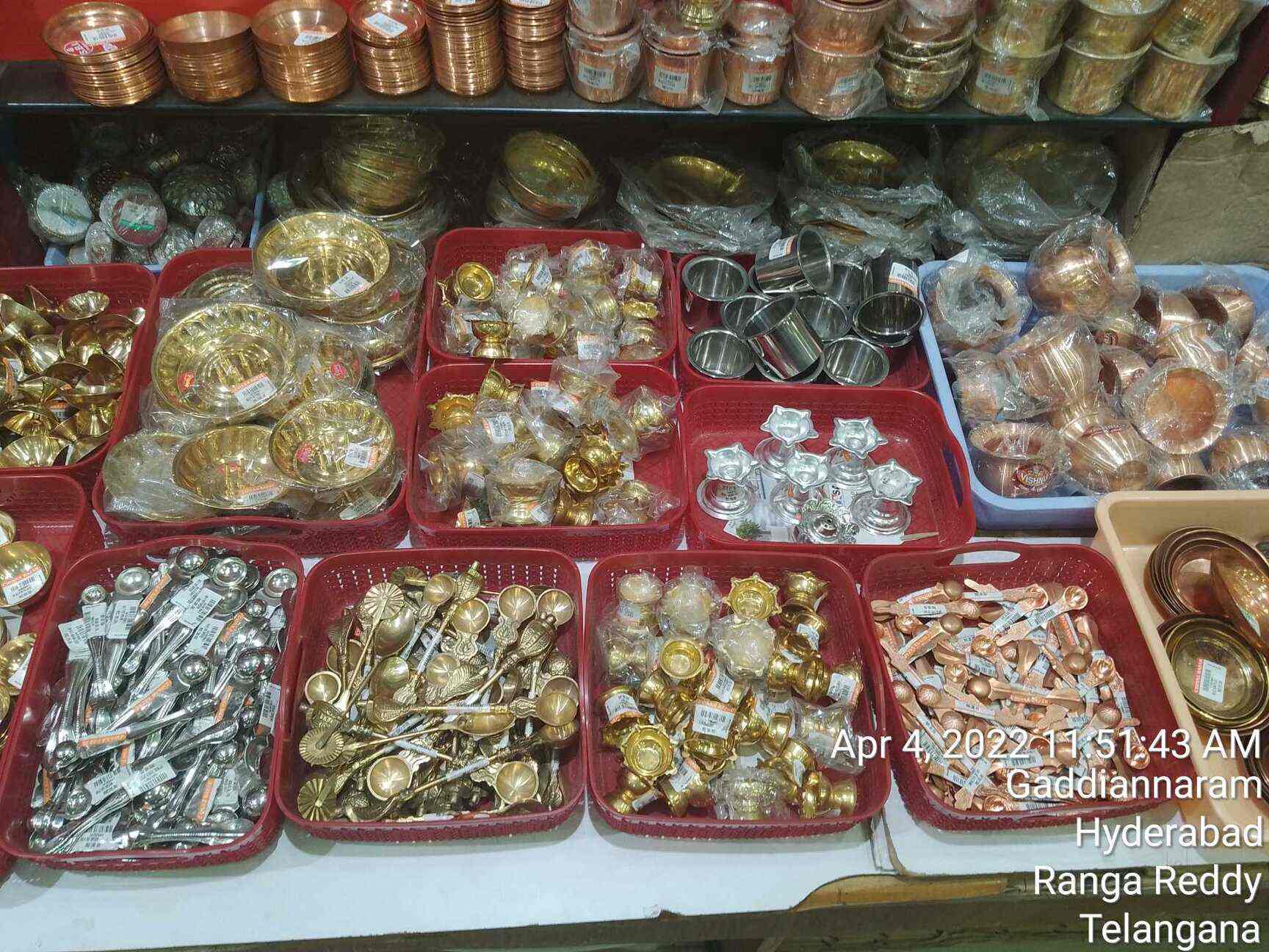 Chinna Bazaar in Dilsukh Nagar,Hyderabad Best Gift Shops in Hyderabad