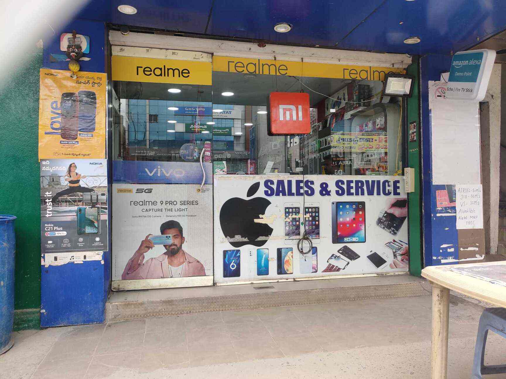 Sri Mobiles in Chaitanyapuri,Hyderabad Best Mobile Phone Dealers in