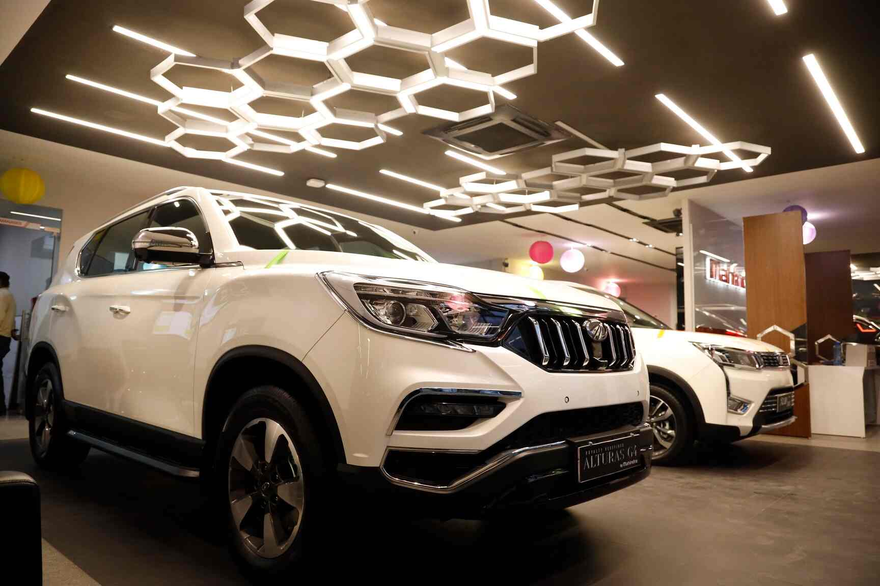 Top Mahindra Xuv300 (authorised) Car Dealers in Hyderabad Best