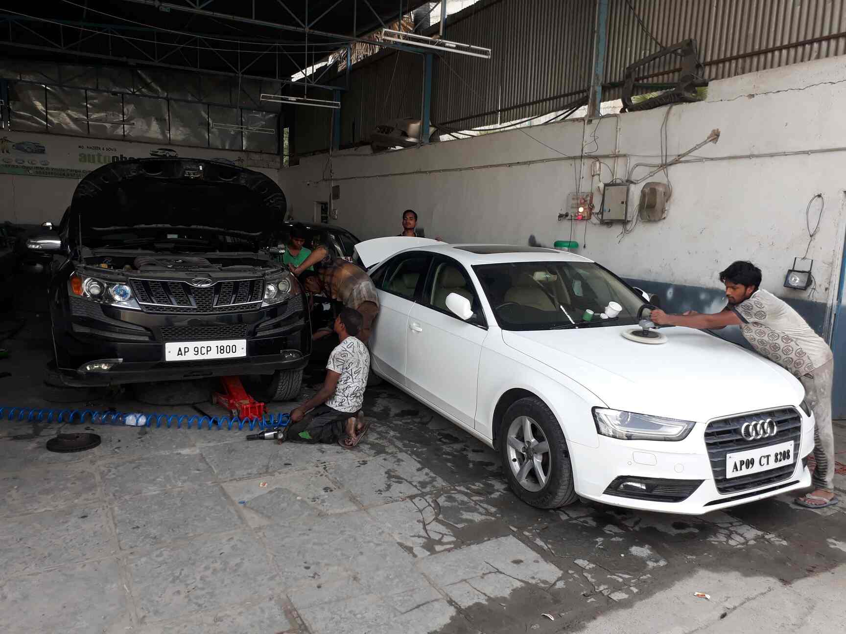 Auto Obsession Car Care Centre in Manikonda,Hyderabad Best Car Repair