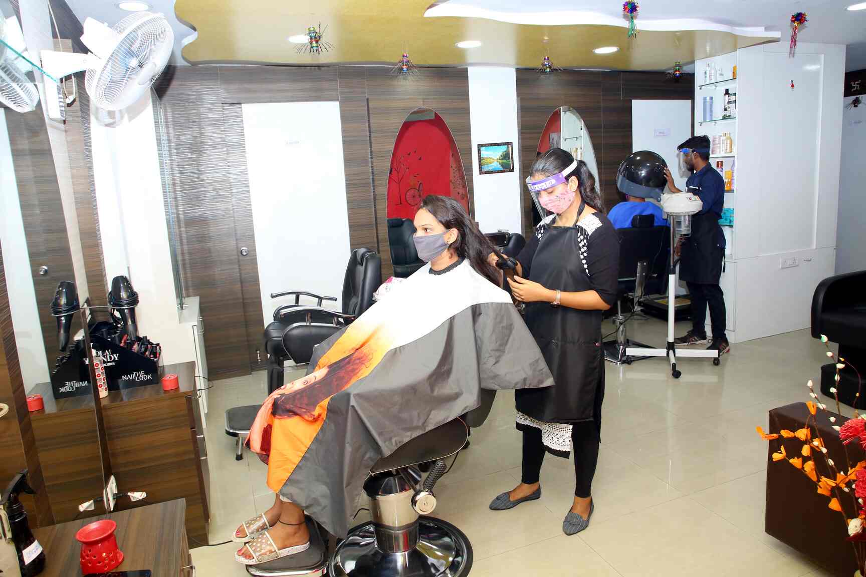 The Feathers Come Live Life, Moosarambagh Body Massage Centres in