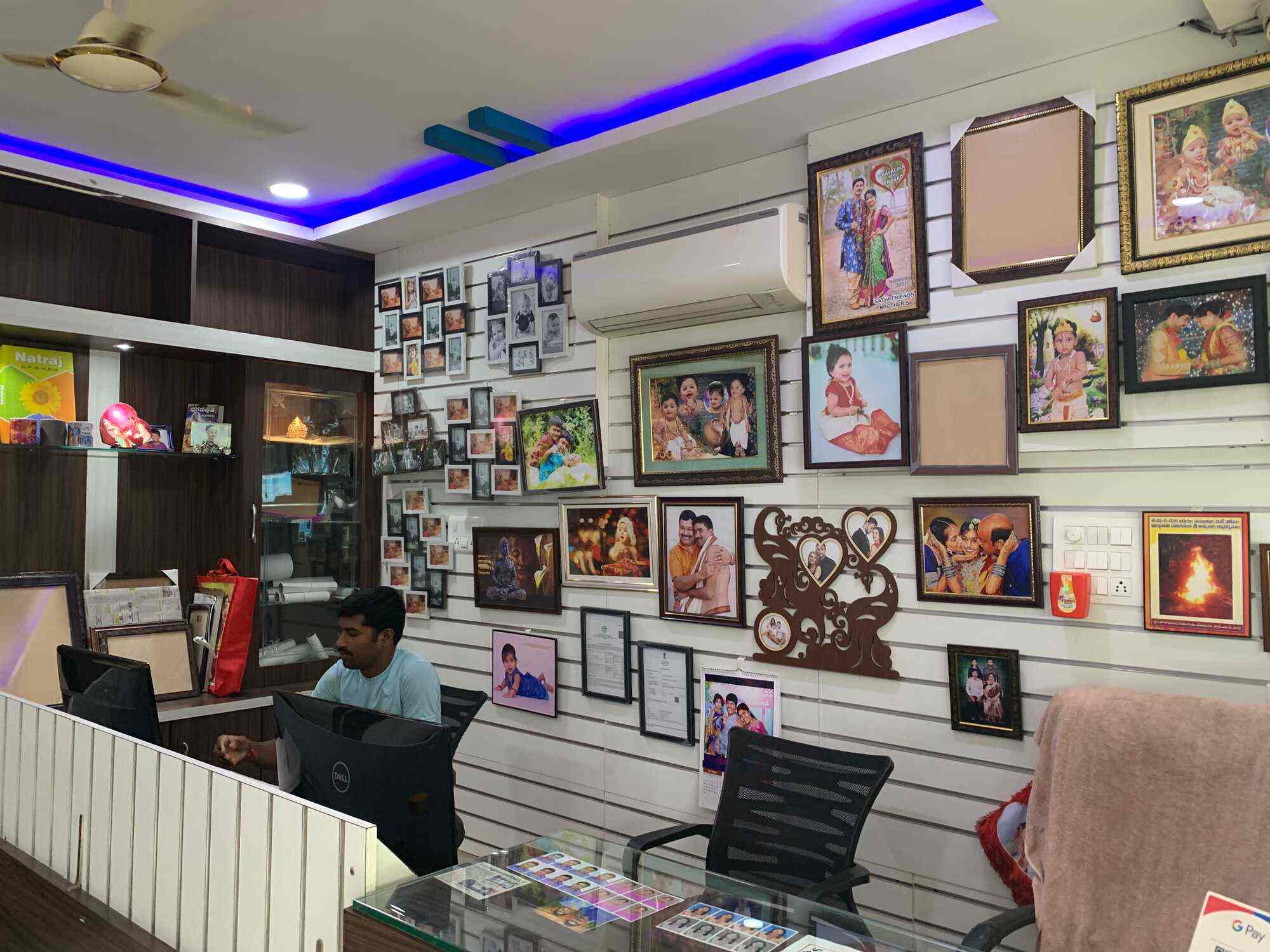 Jaya Digital Studio in Jntu Kukat Pally,Hyderabad Best One Hour Photo