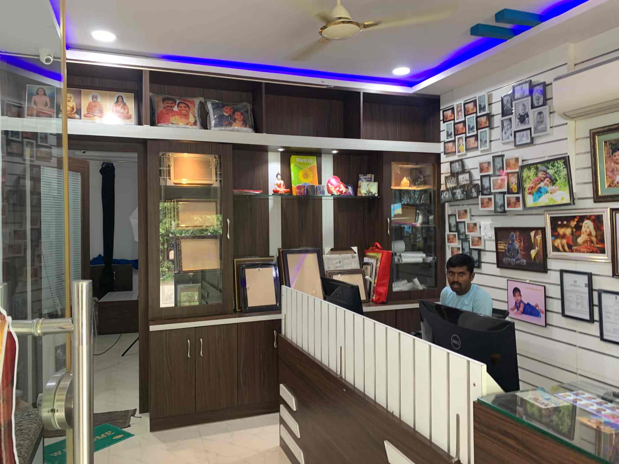 Jaya Digital Studio in Jntu Kukat Pally,Hyderabad Best One Hour Photo