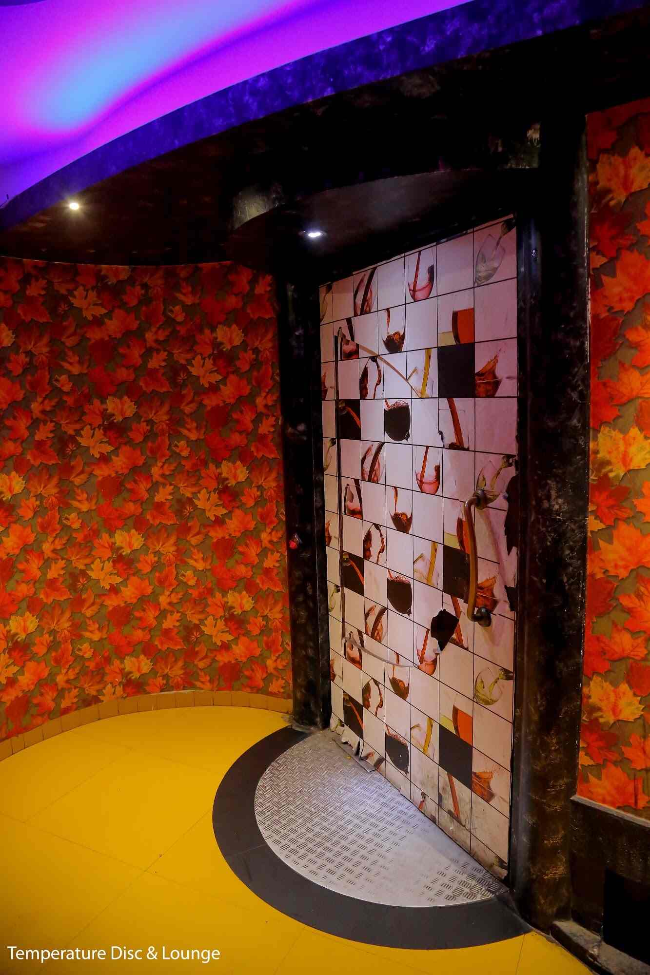 Temperature Disc Lounge In Race Course Road Indore Book A Table 