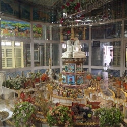Jain Temples in Geeta Bhawan - Jain Mandir Indore near me - Justdial