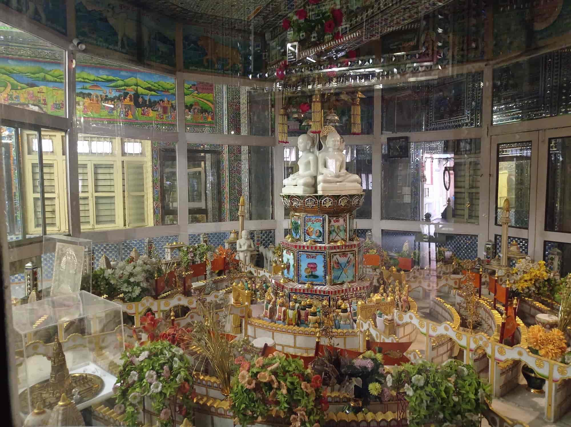 https://content.jdmagicbox.com/comp/indore/b2/0731px731.x731.220309222546.z8b2/catalogue/digamber-jain-samavsharan-mandir-south-tukoganj-indore-jain-temples-5F89FbKDZD.jpg