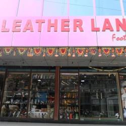 reebok showroom in indore