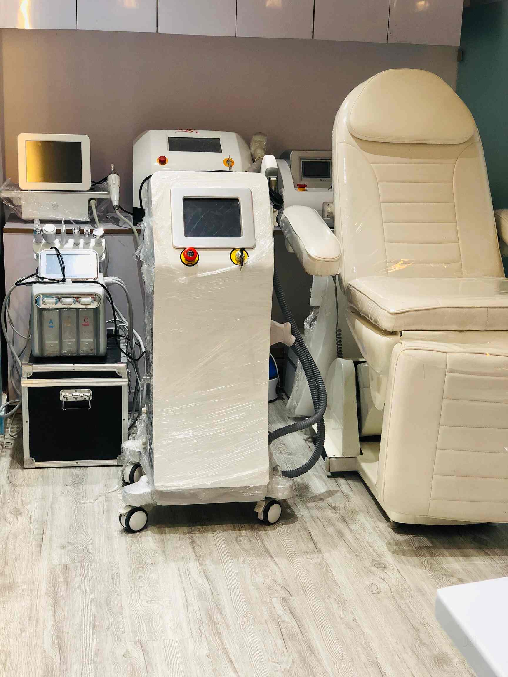 Sel'Phi Facial Aesthetic Hair Laser Dental in F49, C Scheme, Jaipur