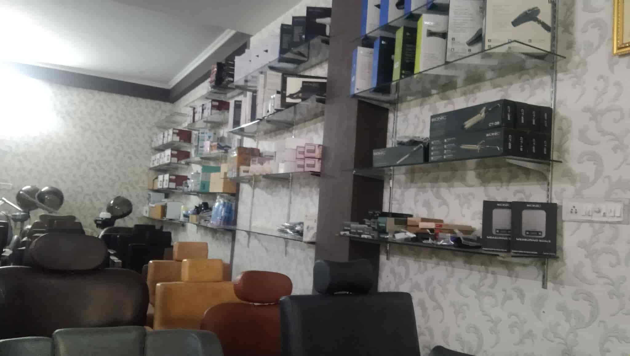 Top Beauty Parlour Furniture Dealers in Jalpaiguri ब्यूटी पार्लर