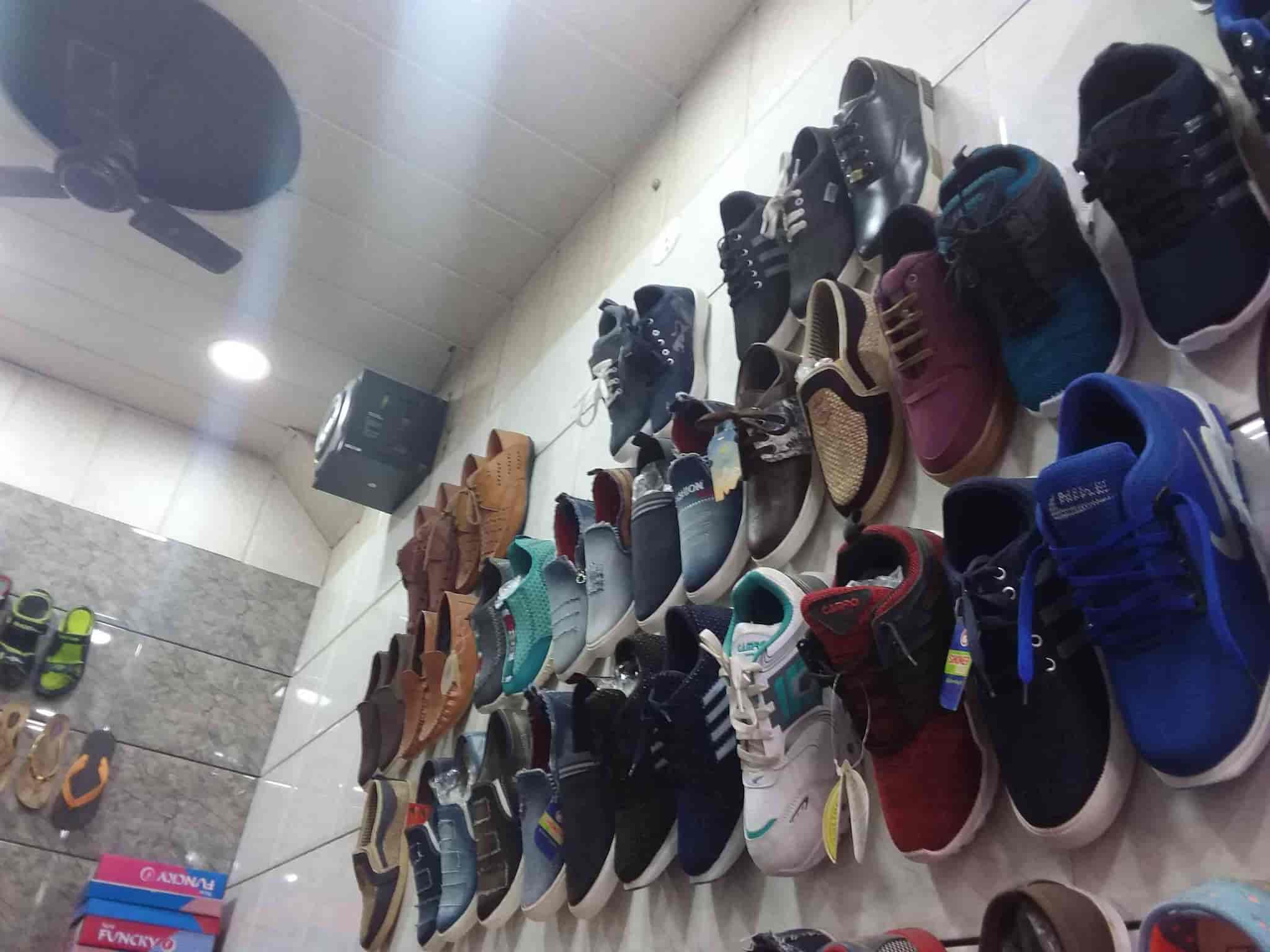 Supreme shop outlet shoes