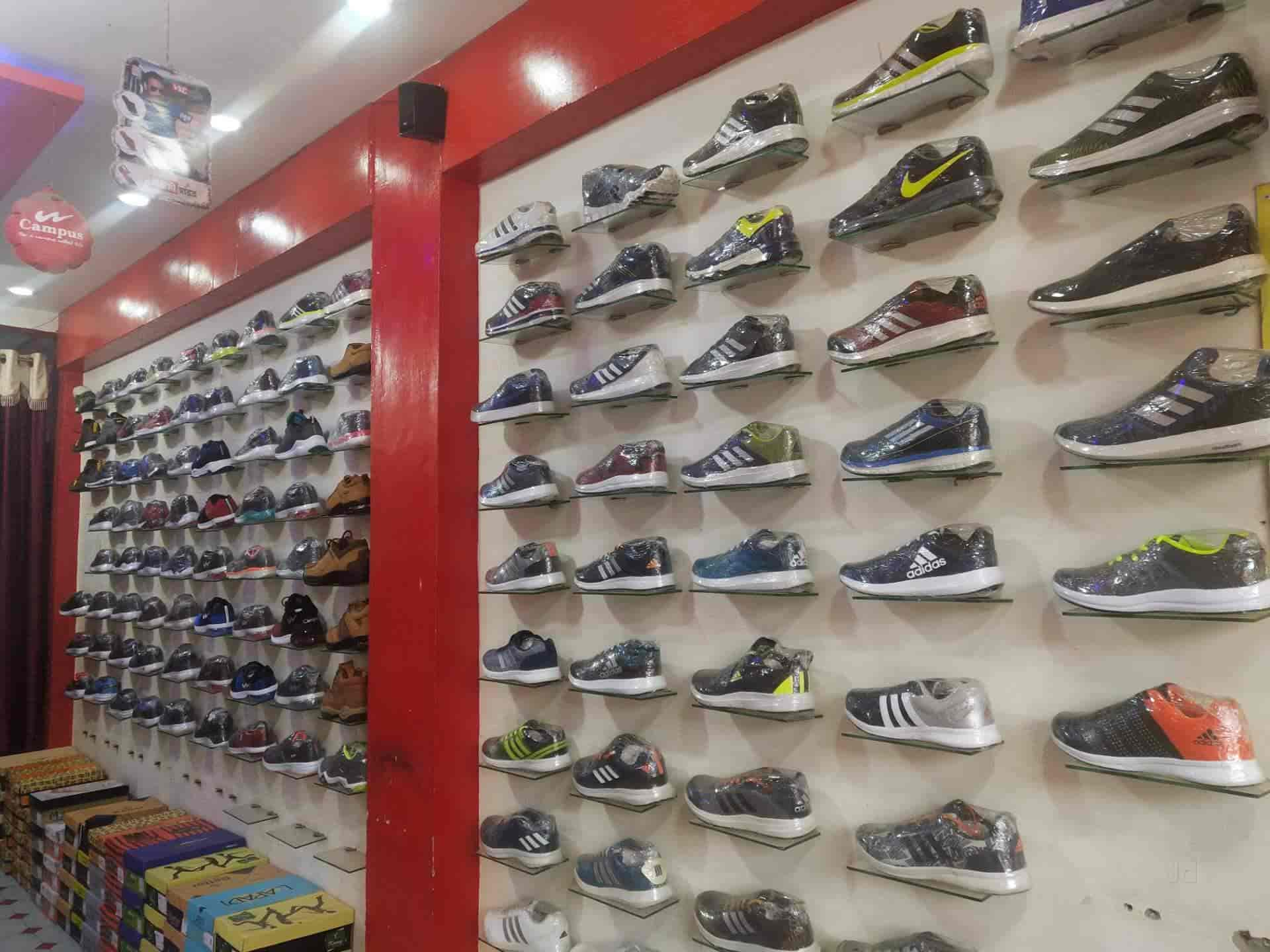 Top Sparx Shoe Dealers in Jaunpur 