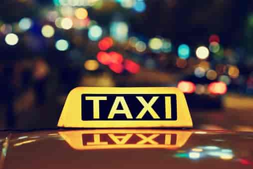 झाँसी रेलवे स्टेशन पर फिर से शुरू होगी Prepaid Taxi Service, यात्रियों को मिलेगी सुरक्षा की गारंटी