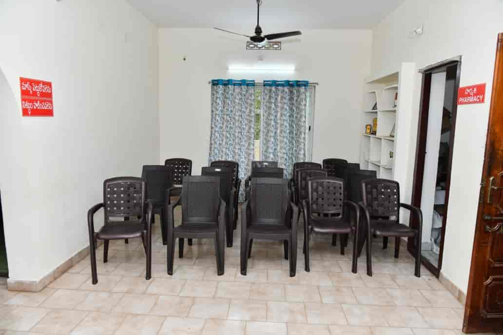 Kakinada Neuro And Diabetic Centre in Beside Old Trust Hospital