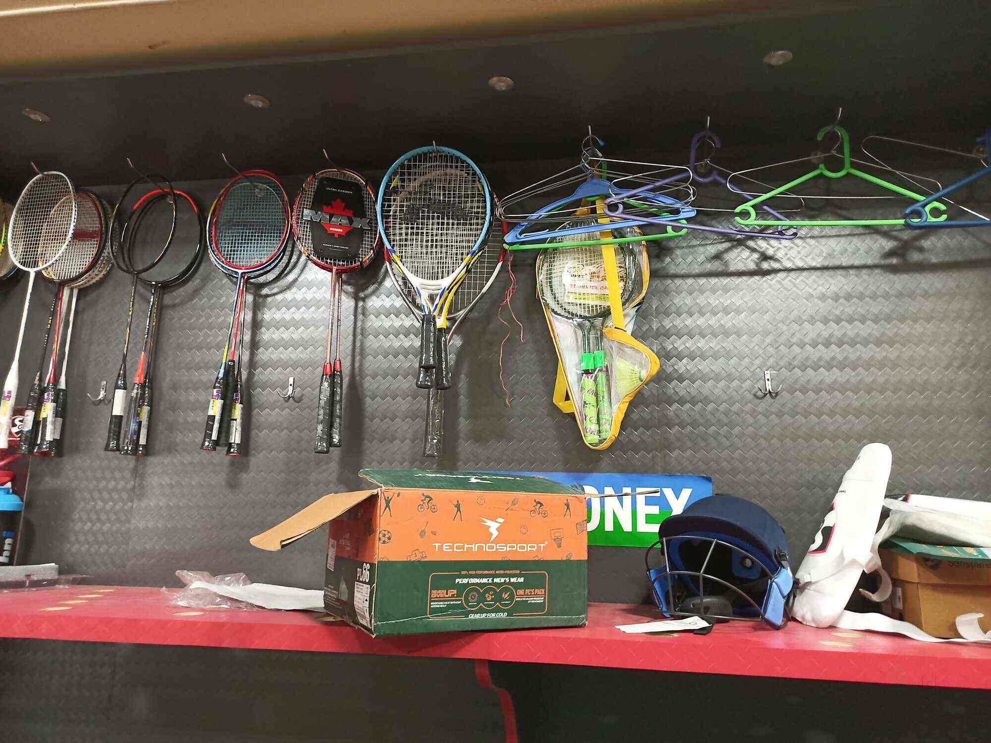 Ravi Shuttle Bat Gutting Center & Sports Items in Bhanugudi Junction