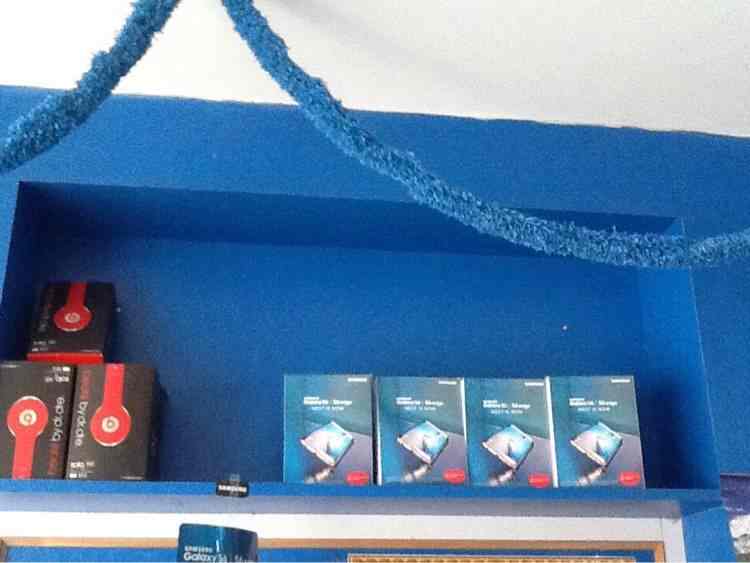 Cell Point in Main Road,Kakinada Best SamsungMobile Phone Dealers in