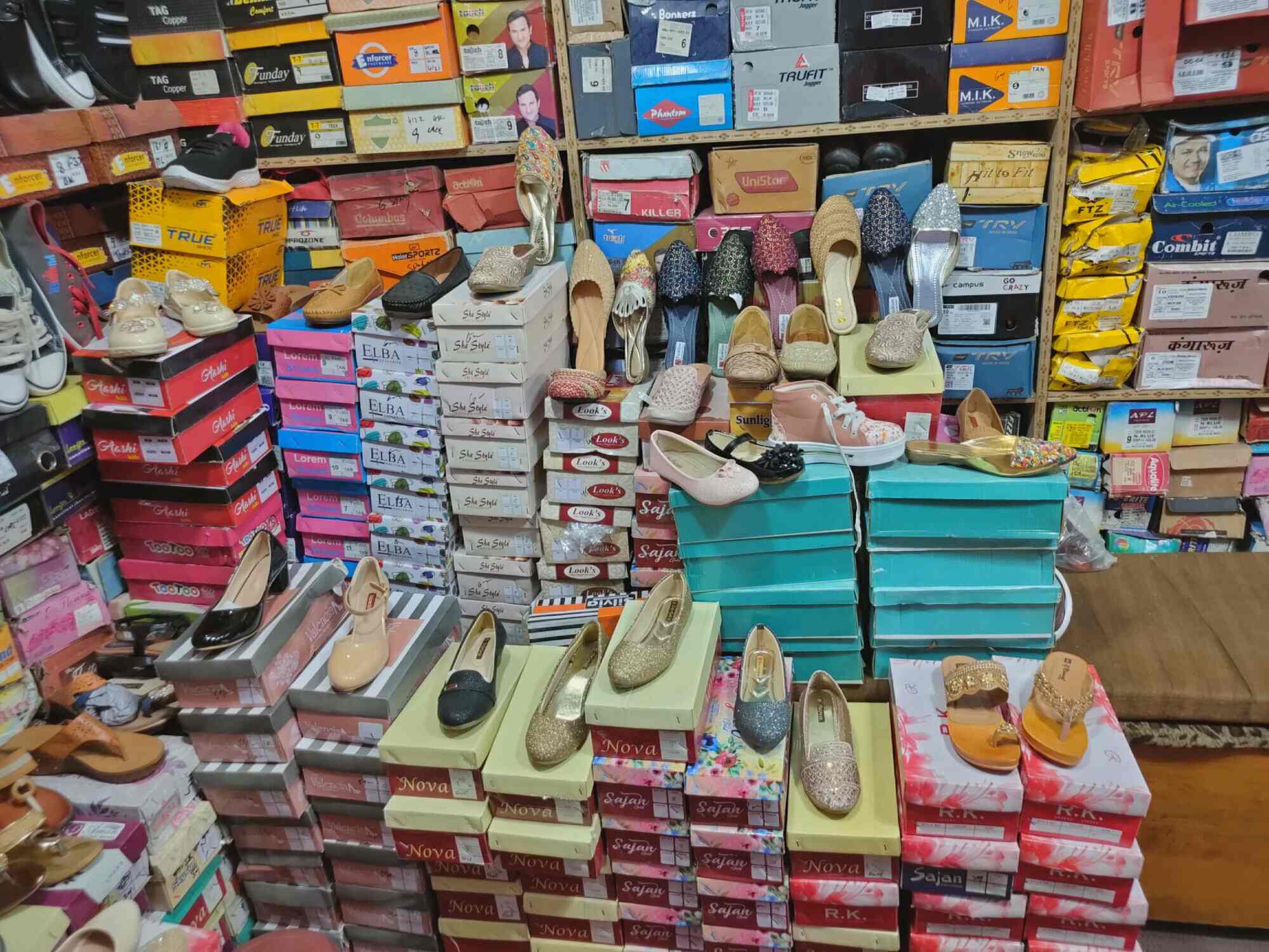 Used shoe store hot sale near me