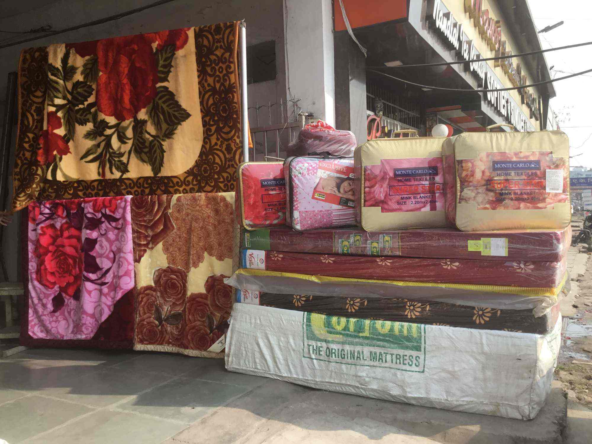 Top Signature Blanket Dealers in Jhansi Best Signature Double Bed