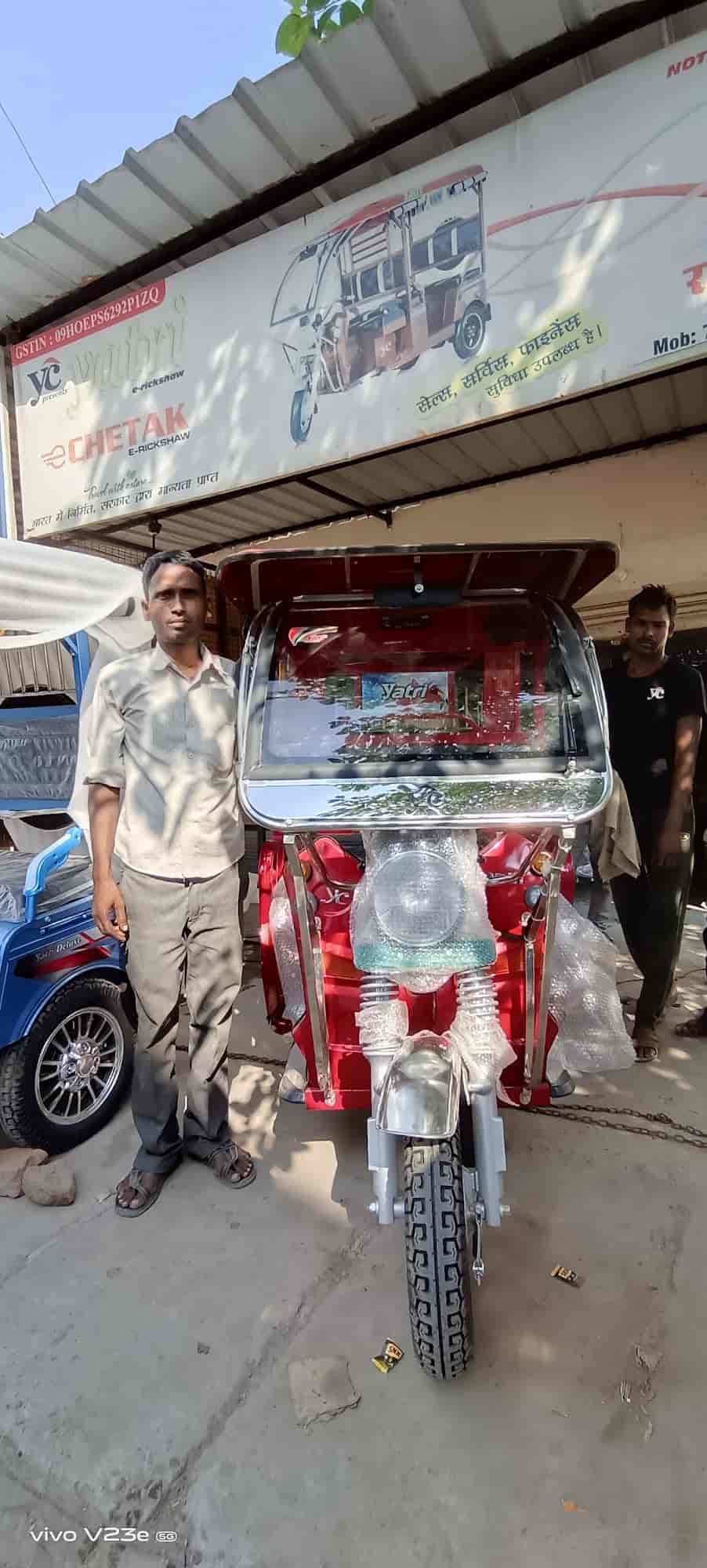 Top Rith Auto Battery Operated Auto Rickshaw Dealers in Kanpur बैटरी