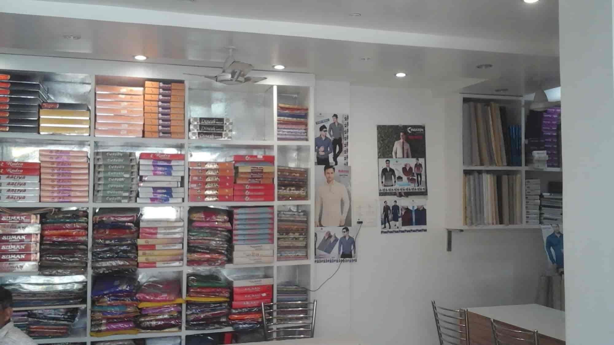 Shri Geeta Gorakhpur Hast Nirmit Vastralaya in Lal Bangla,Kanpur Best