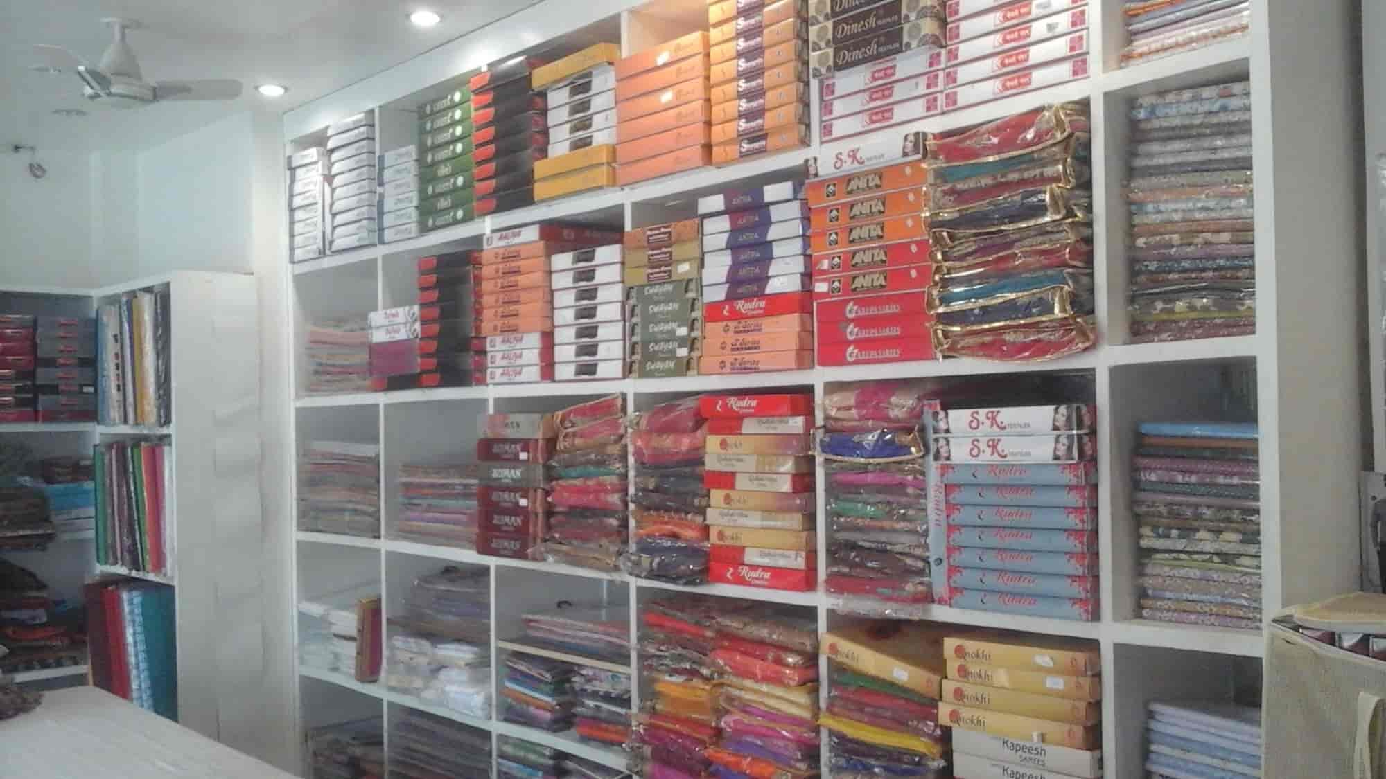 Shri Geeta Gorakhpur Hast Nirmit Vastralaya in Lal Bangla,Kanpur Best