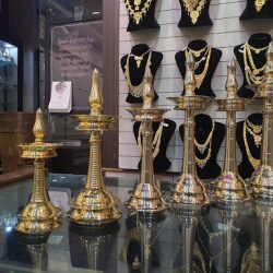 Suresh fashion jewellery store
